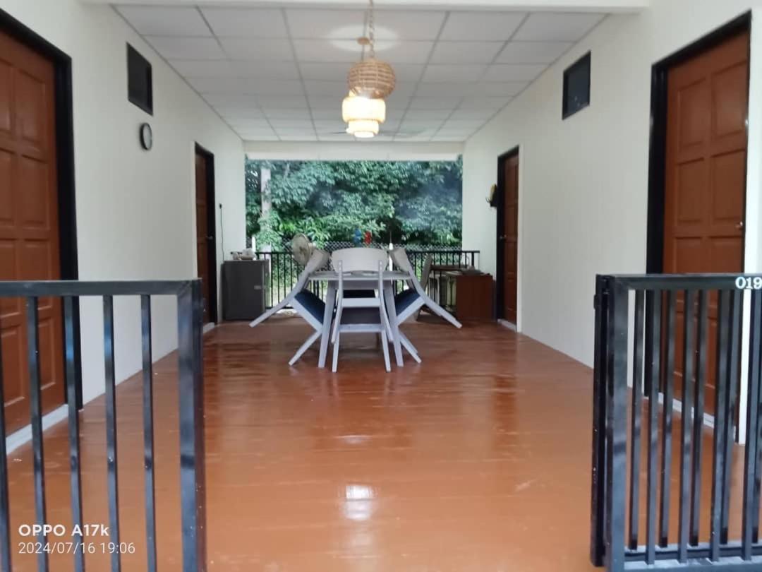 Bilik Umar Apartamento Gerik Exterior foto